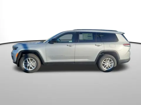 More photos of 2025 Jeep Grand Cherokee L Laredo at Bud Clary CDJR of Moses Lake, WA