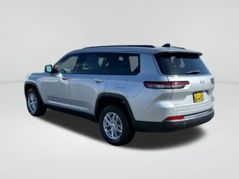 Another view of 2025 Jeep Grand Cherokee L Laredo for sale in Moses Lake, WA at CDJR of Moses Lake