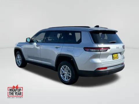 Another view of 2025 Jeep Grand Cherokee L Laredo for sale in Moses Lake, WA at CDJR of Moses Lake