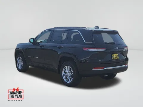 Another view of 2025 Jeep Grand Cherokee Laredo X for sale in Moses Lake, WA at CDJR of Moses Lake