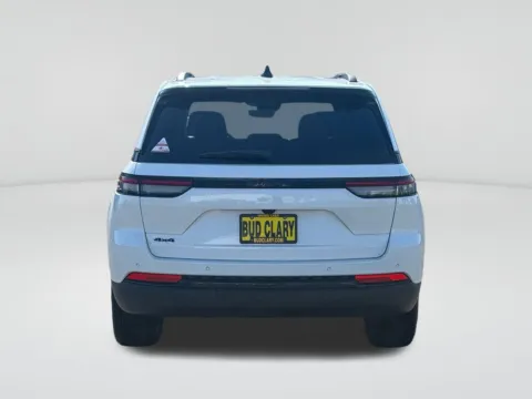 More photos of 2025 Jeep Grand Cherokee Altitude at CDJR of Moses Lake, WA