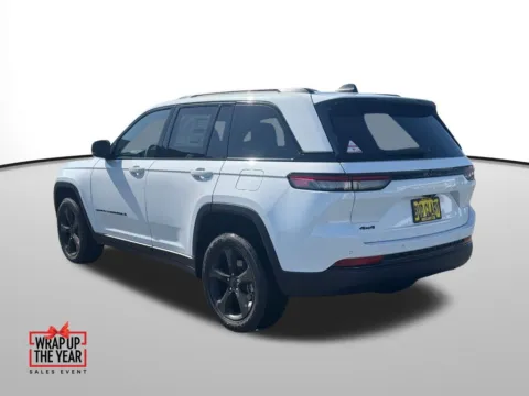 Another view of 2025 Jeep Grand Cherokee Altitude for sale in Moses Lake, WA at CDJR of Moses Lake