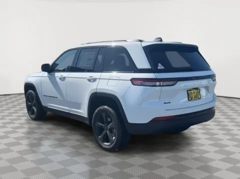 Another view of 2025 Jeep Grand Cherokee Altitude for sale in Moses Lake, WA at CDJR of Moses Lake