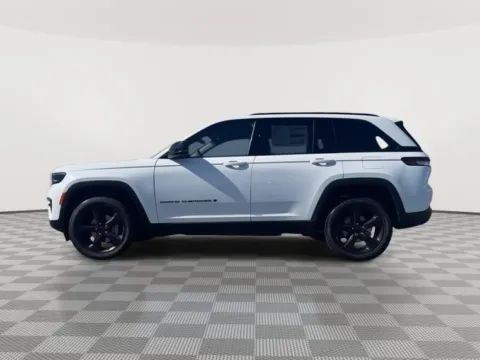 Photos of 2025 Jeep Grand Cherokee Altitude for sale in Moses Lake, WA at CDJR of Moses Lake