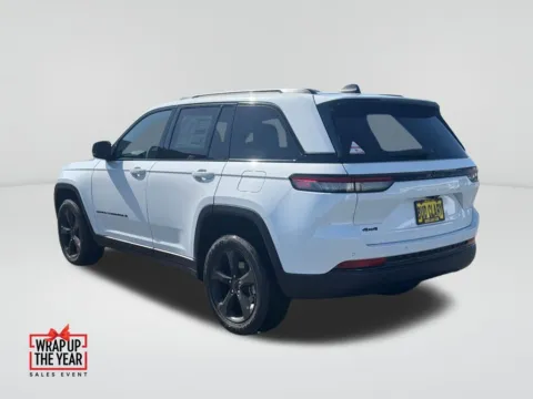 Another view of 2025 Jeep Grand Cherokee Altitude for sale in Moses Lake, WA at CDJR of Moses Lake