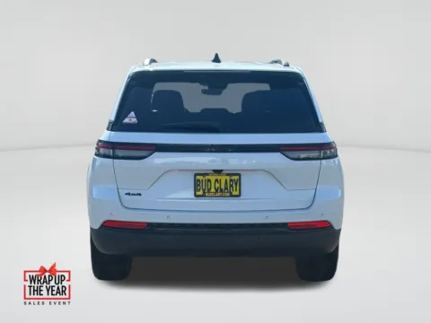 More photos of 2025 Jeep Grand Cherokee Altitude at CDJR of Moses Lake, WA