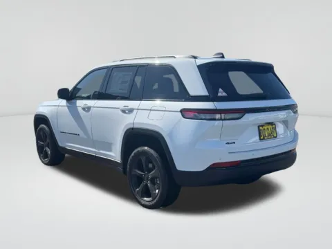 Another view of 2025 Jeep Grand Cherokee Altitude for sale in Moses Lake, WA at CDJR of Moses Lake