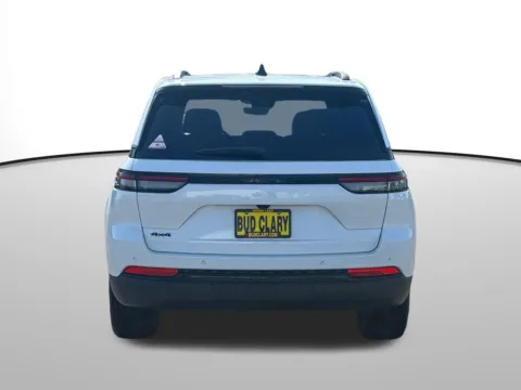 More photos of 2025 Jeep Grand Cherokee Altitude at CDJR of Moses Lake, WA