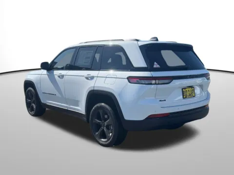 Another view of 2025 Jeep Grand Cherokee Altitude for sale in Moses Lake, WA at CDJR of Moses Lake