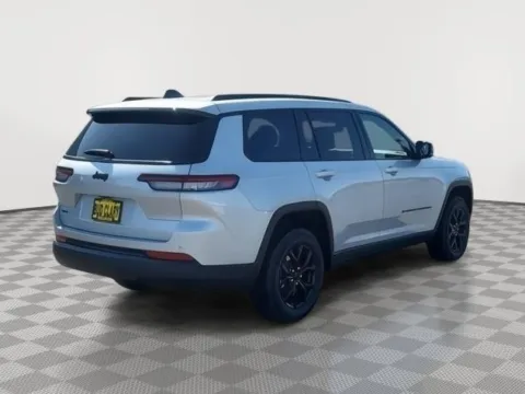 More photos of 2025 Jeep Grand Cherokee L Altitude X at CDJR of Moses Lake, WA