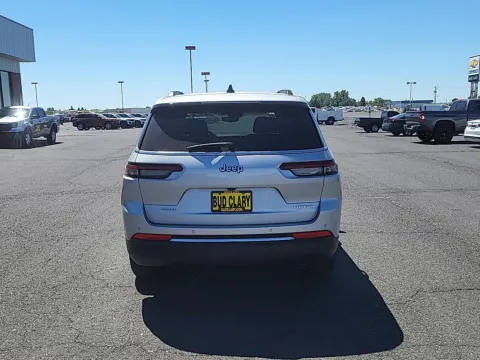 More photos of 2023 Jeep Grand Cherokee L Laredo at CDJR of Moses Lake, WA