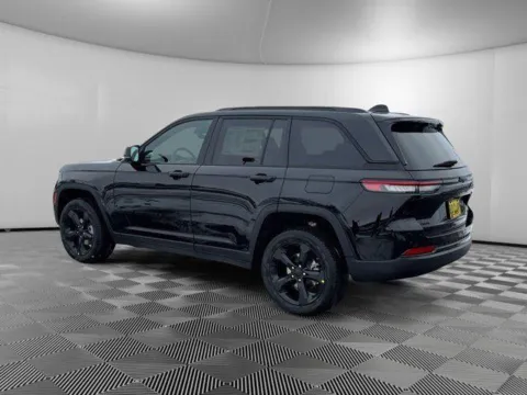 Another view of 2025 Jeep Grand Cherokee Limited for sale in Moses Lake, WA at CDJR of Moses Lake