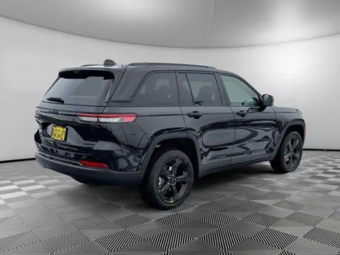 More photos of 2025 Jeep Grand Cherokee Limited at CDJR of Moses Lake, WA