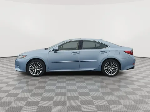 Photos of 2013 Lexus ES 350 4dr Sdn for sale in Moses Lake, WA at CDJR of Moses Lake