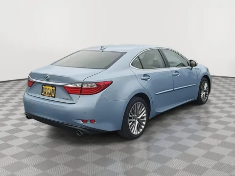 More photos of 2013 Lexus ES 350 4dr Sdn at CDJR of Moses Lake, WA