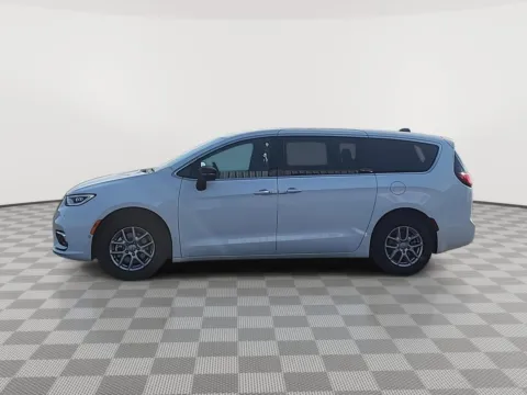 Photos of 2026 Chrysler Pacifica Select for sale in Moses Lake, WA at CDJR of Moses Lake