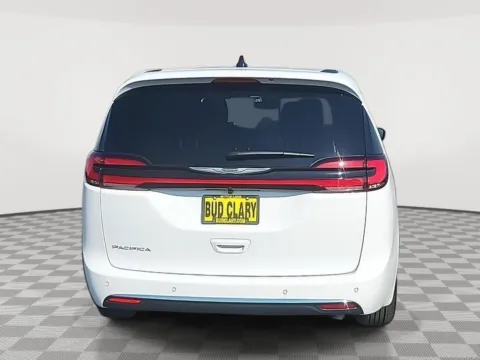 More photos of 2026 Chrysler Pacifica Select at CDJR of Moses Lake, WA