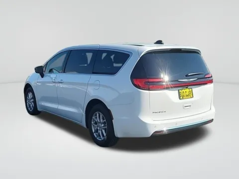 Another view of 2026 Chrysler Pacifica Select for sale in Moses Lake, WA at CDJR of Moses Lake