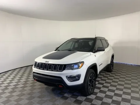 More photos of 2018 Jeep Compass Trailhawk at Bridge City Auto Sales Luxury Used Cars Portland, OR