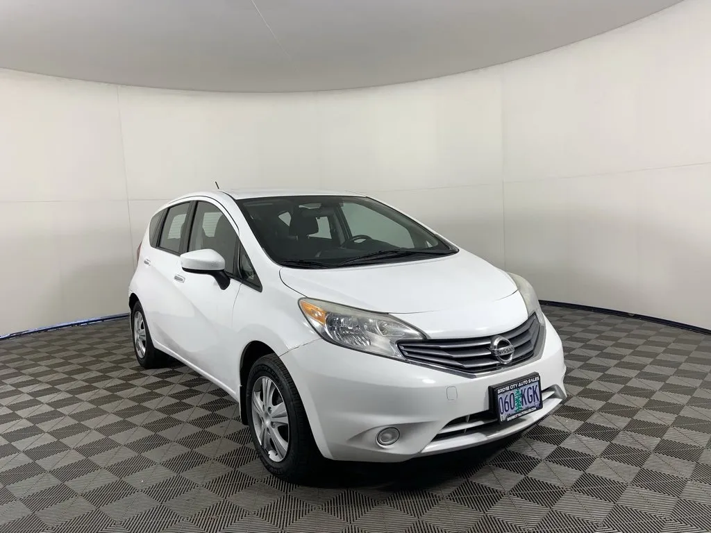 2015 Nissan Versa Note SV's photo