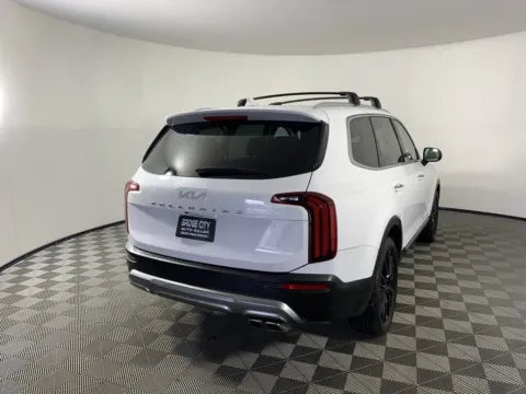 Another view of 2022 Kia Telluride SX for sale in Milwaukie, OR at Bridge City Auto Sales Luxury Used Cars Portland