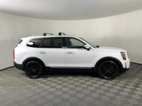 Photos of 2022 Kia Telluride SX for sale in Milwaukie, OR at Bridge City Auto Sales Luxury Used Cars Portland