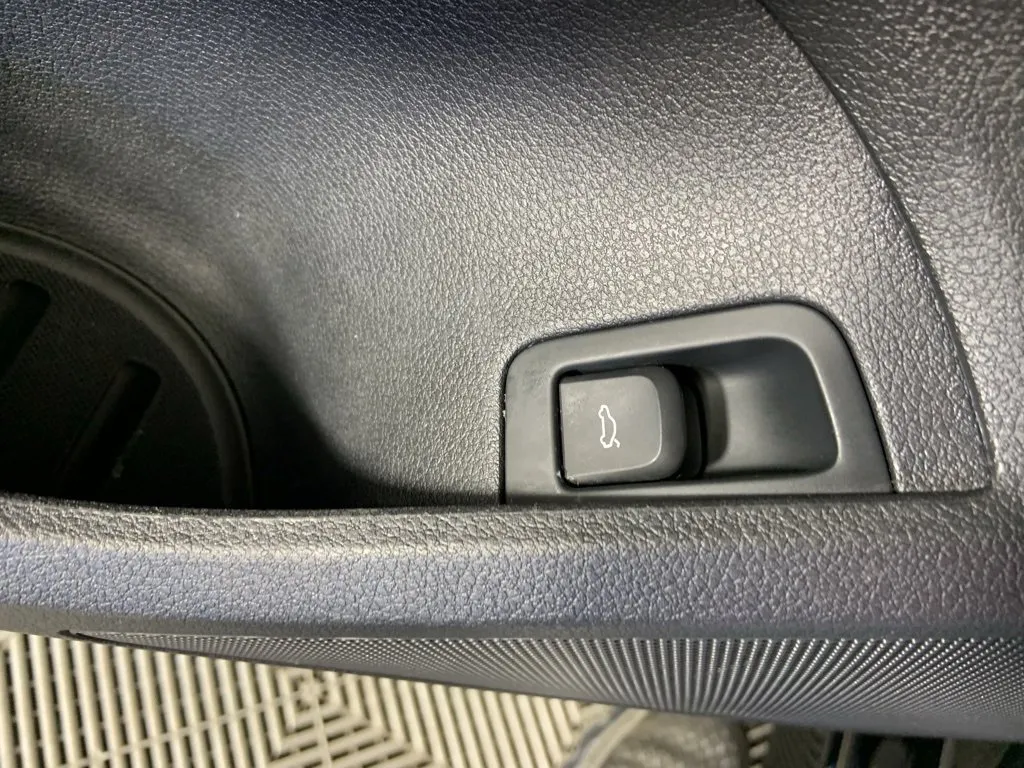 2020 Audi A3 S line Premium photo 9