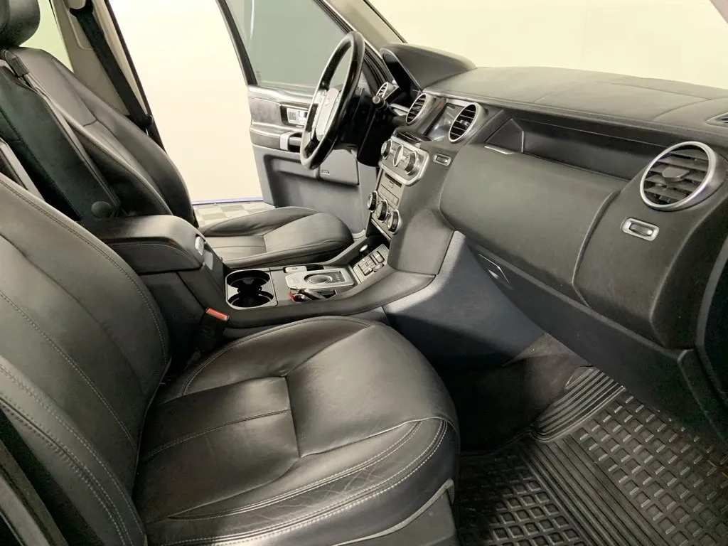 2016 Land Rover LR4 HSE photo 26