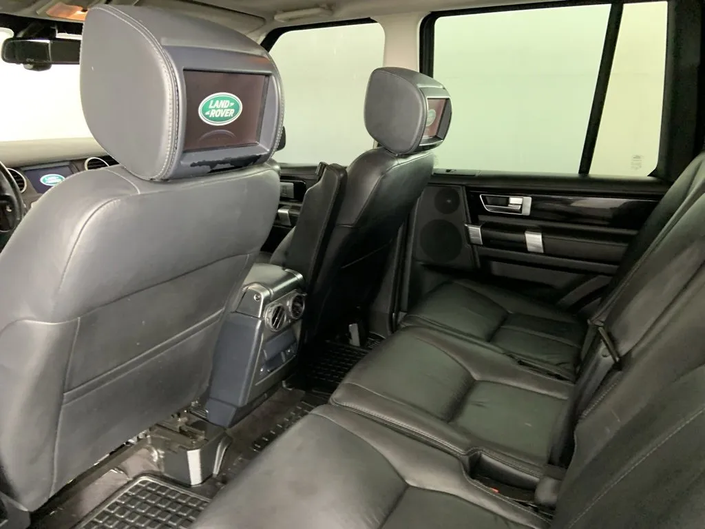 2016 Land Rover LR4 HSE photo 31
