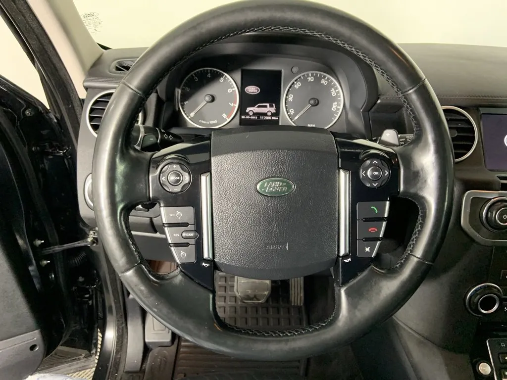 2016 Land Rover LR4 HSE photo 24