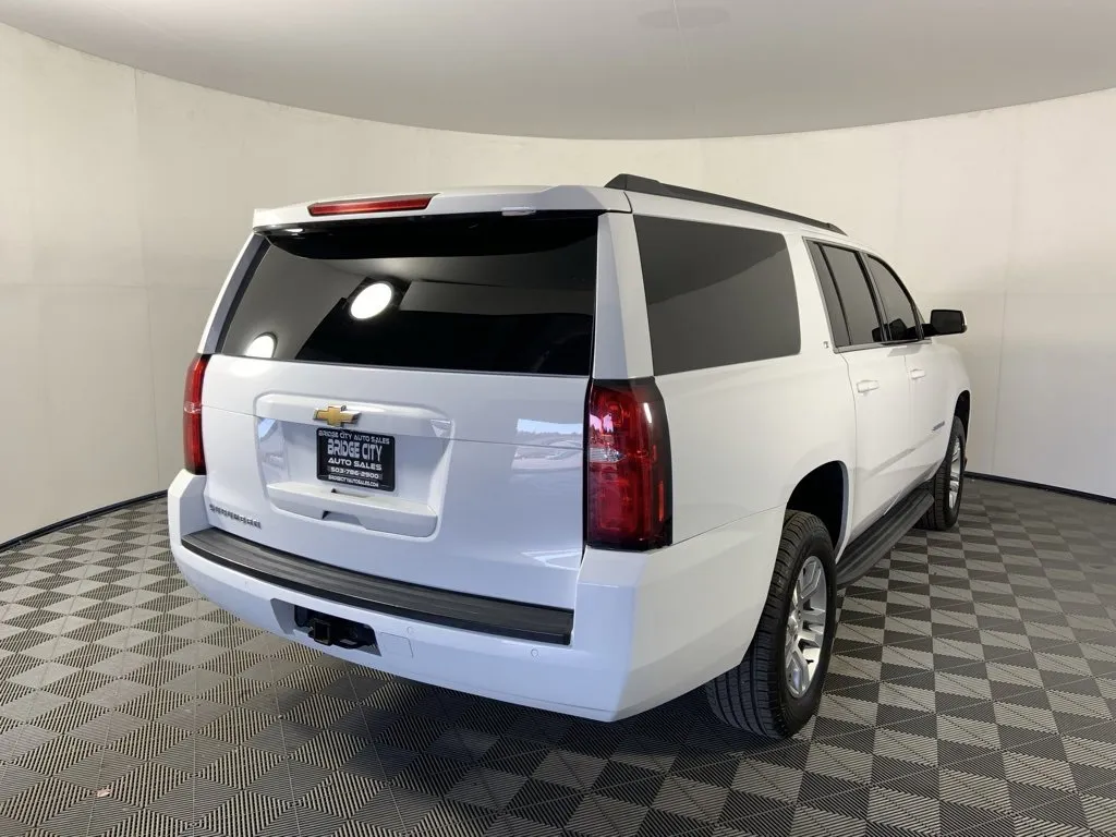2019 Chevrolet Suburban LT photo 21