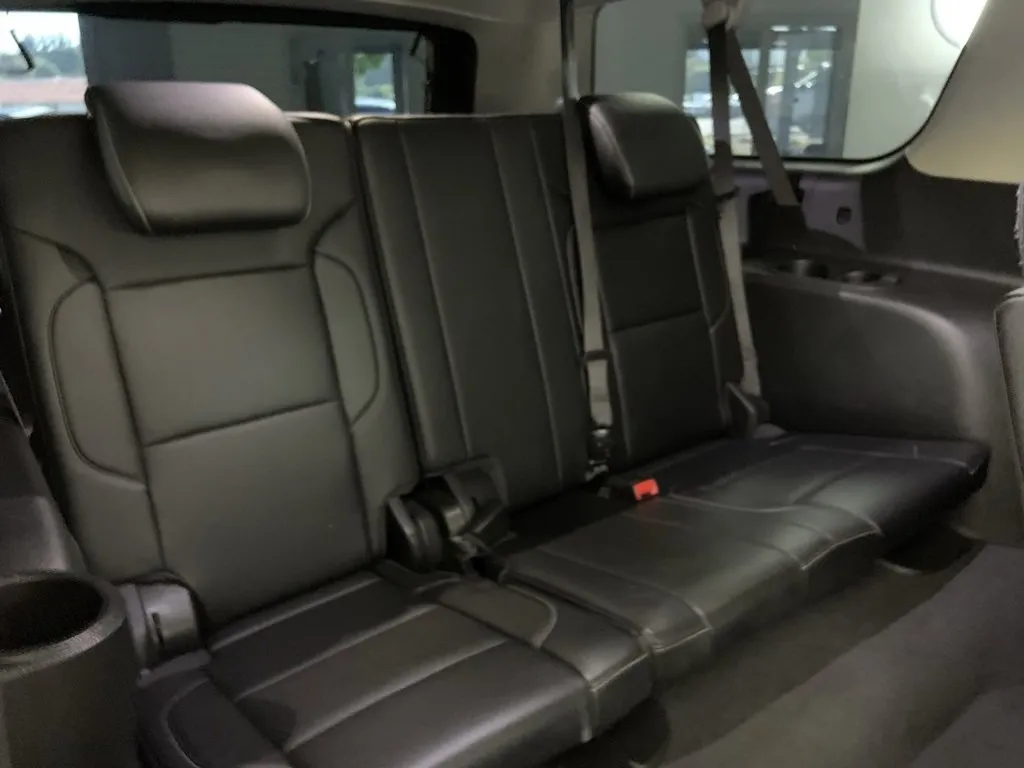2019 Chevrolet Suburban LT photo 24