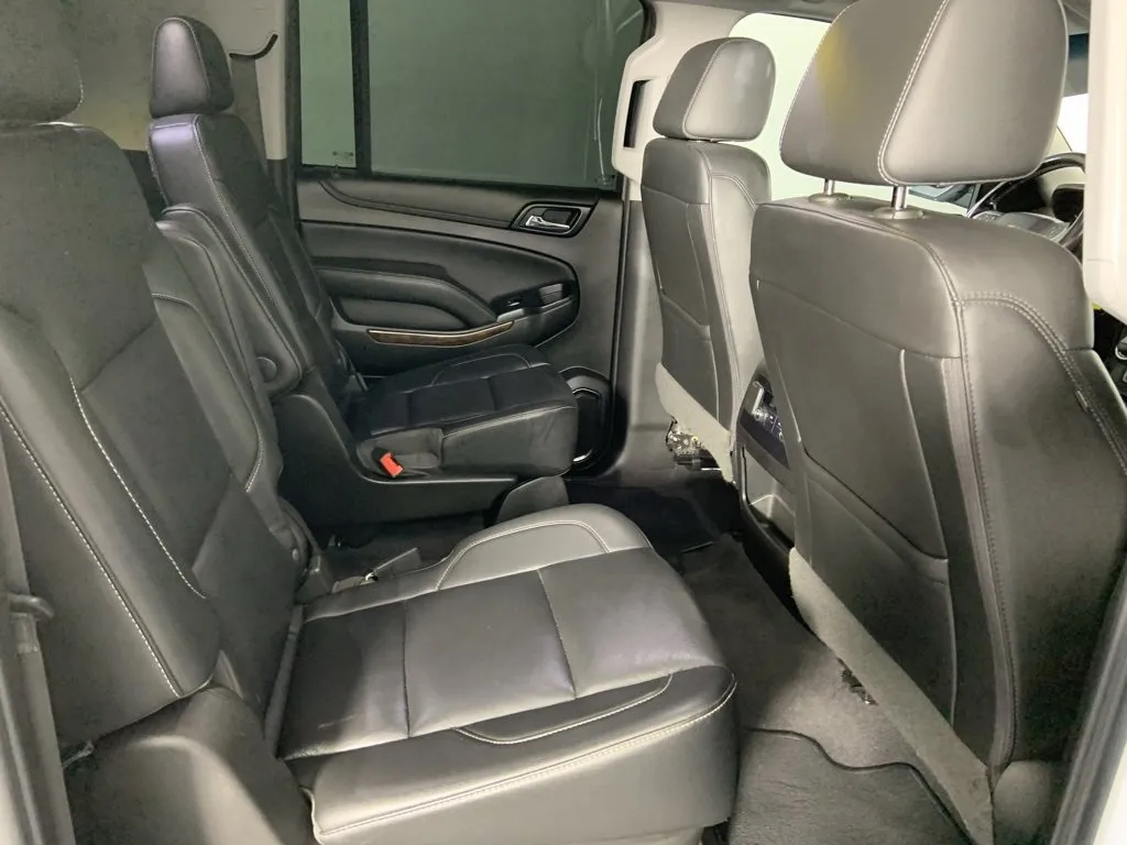 2019 Chevrolet Suburban LT photo 25