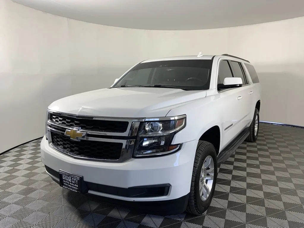 2019 Chevrolet Suburban LT photo 11