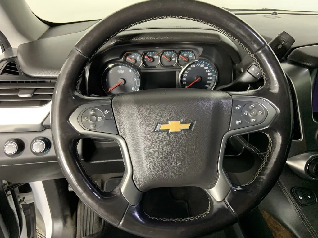 2019 Chevrolet Suburban LT photo 30