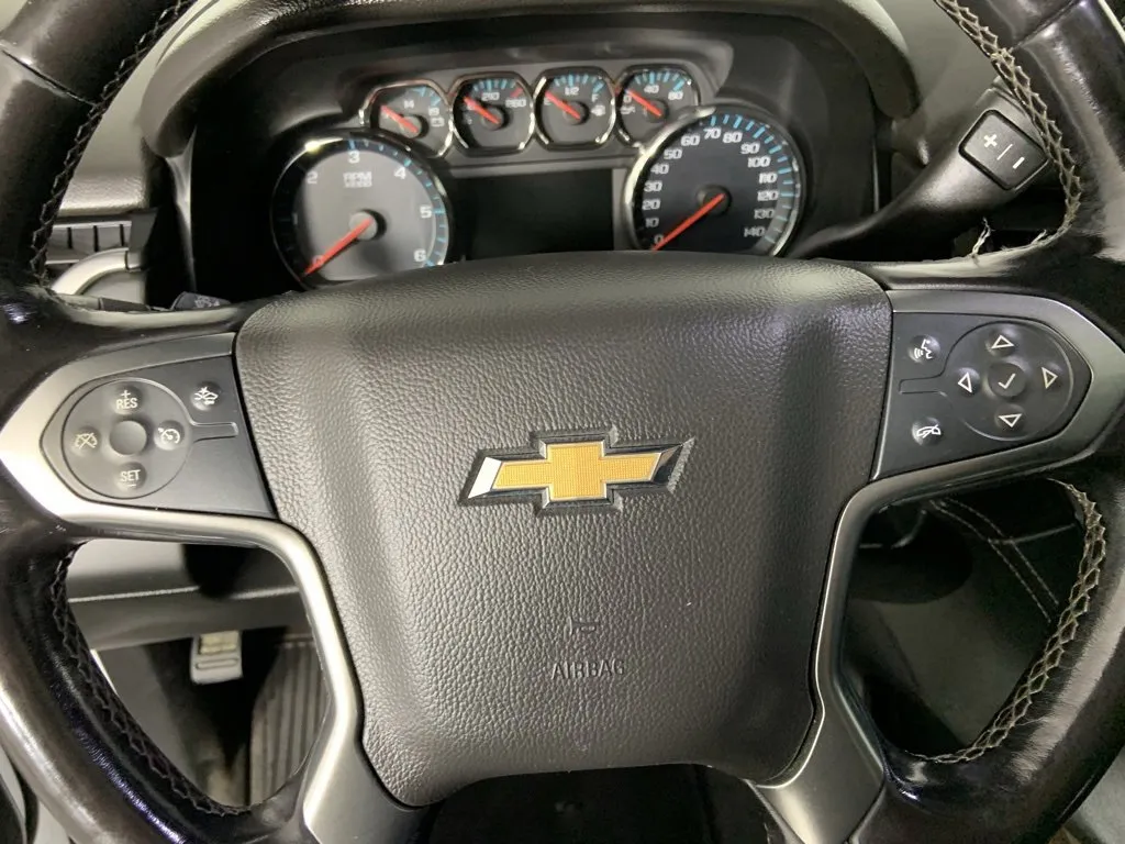 2019 Chevrolet Suburban LT photo 9