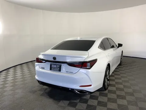 Another view of 2019 Lexus ES 350 for sale in Milwaukie, OR at Bridge City Auto Sales Luxury Used Cars Portland