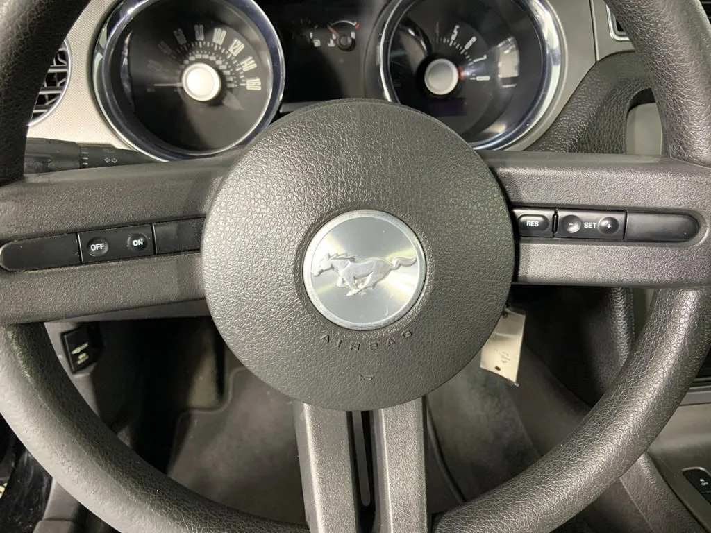 2012 Ford Mustang GT photo 20