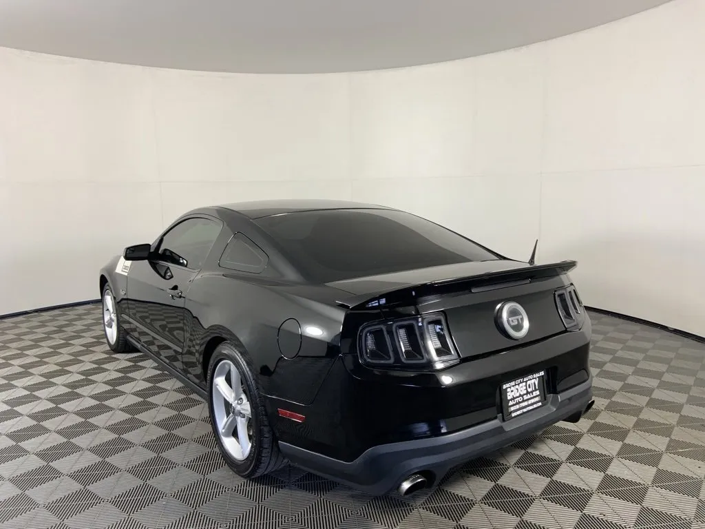 2012 Ford Mustang GT photo 15