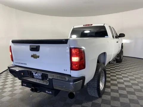 More photos of 2008 Chevrolet Silverado 2500HD Work Truck at Bridge City Auto Sales Luxury Used Cars Portland, OR