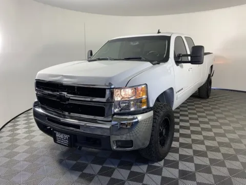 White 2009 Chevrolet Silverado 3500HD SRW LTZ for sale in Milwaukie, OR