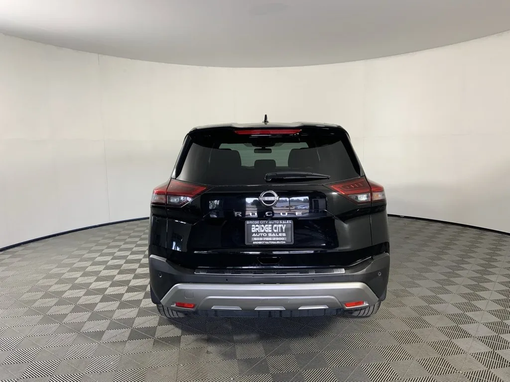 2023 Nissan Rogue SV photo 13