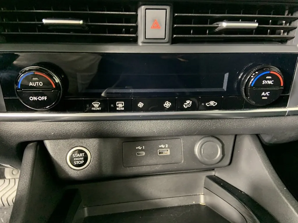 2023 Nissan Rogue SV photo 5