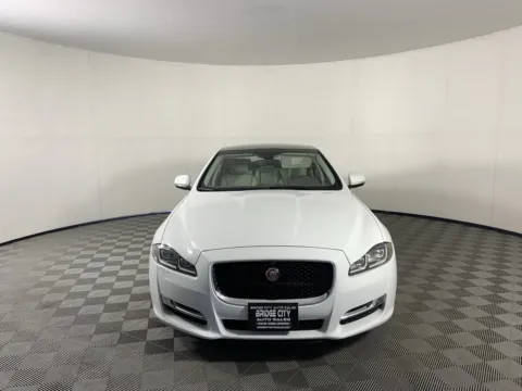 More photos of 2016 Jaguar XJ R-Sport at Bridge City Auto Sales Luxury Used Cars Portland, OR