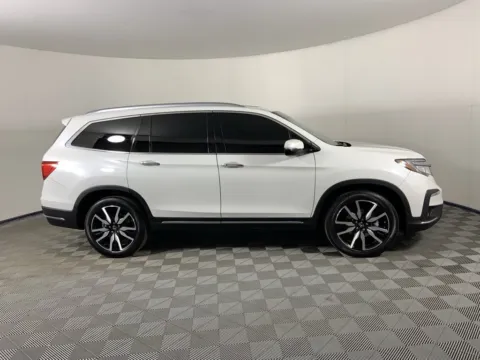 Photos of 2022 Honda Pilot Elite for sale in Milwaukie, OR at Bridge City Auto Sales Luxury Used Cars Portland