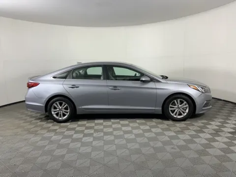 Photos of 2015 Hyundai Sonata 2.4L SE for sale in Milwaukie, OR at Bridge City Auto Sales Luxury Used Cars Portland