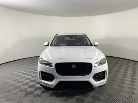 More photos of 2017 Jaguar F-PACE 20d R-Sport at Bridge City Auto Sales Luxury Used Cars Portland, OR