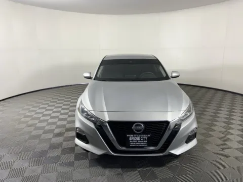More photos of 2021 Nissan Altima 2.5 SV at Bridge City Auto Sales Luxury Used Cars Portland, OR