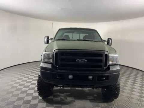 More photos of 2005 Ford Super Duty F-250 Lariat at Bridge City Auto Sales Luxury Used Cars Portland, OR