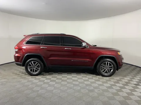Photos of 2022 Jeep Grand Cherokee WK Limited for sale in Milwaukie, OR at Bridge City Auto Sales Luxury Used Cars Portland